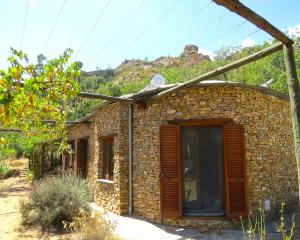 3907, Secluded Cortijo with Land & Yurt